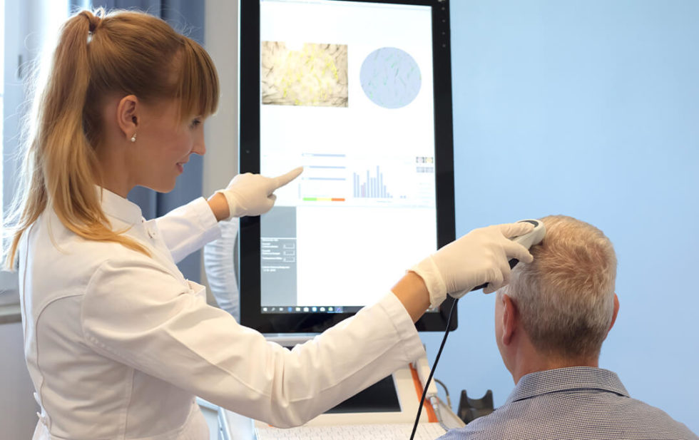 Hormonellen Haarausfall behandeln » München | Dermatologie Schlosspalais