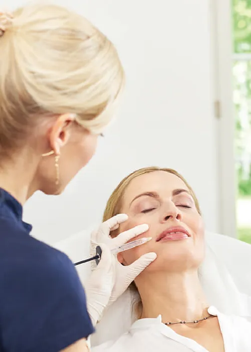 Hyaluron Behandlung in München bei Dermatologie im Schlosspalais